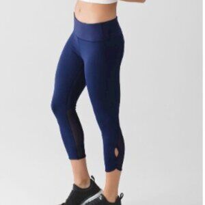 Lululemon Beat The Heat Crop Ankel Leggings Size 2 in Hero Blue